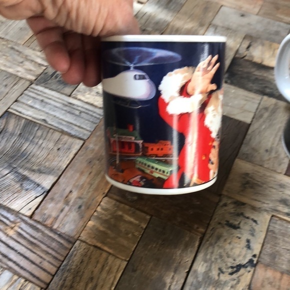 Coca-Cola Santa Claus Christmas Mug Set - Picture 2 of 11